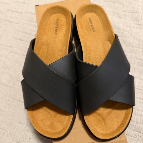 Matt & Nat Mandi Vegan Sandal in Black Size 8 - Picture 1 of 5